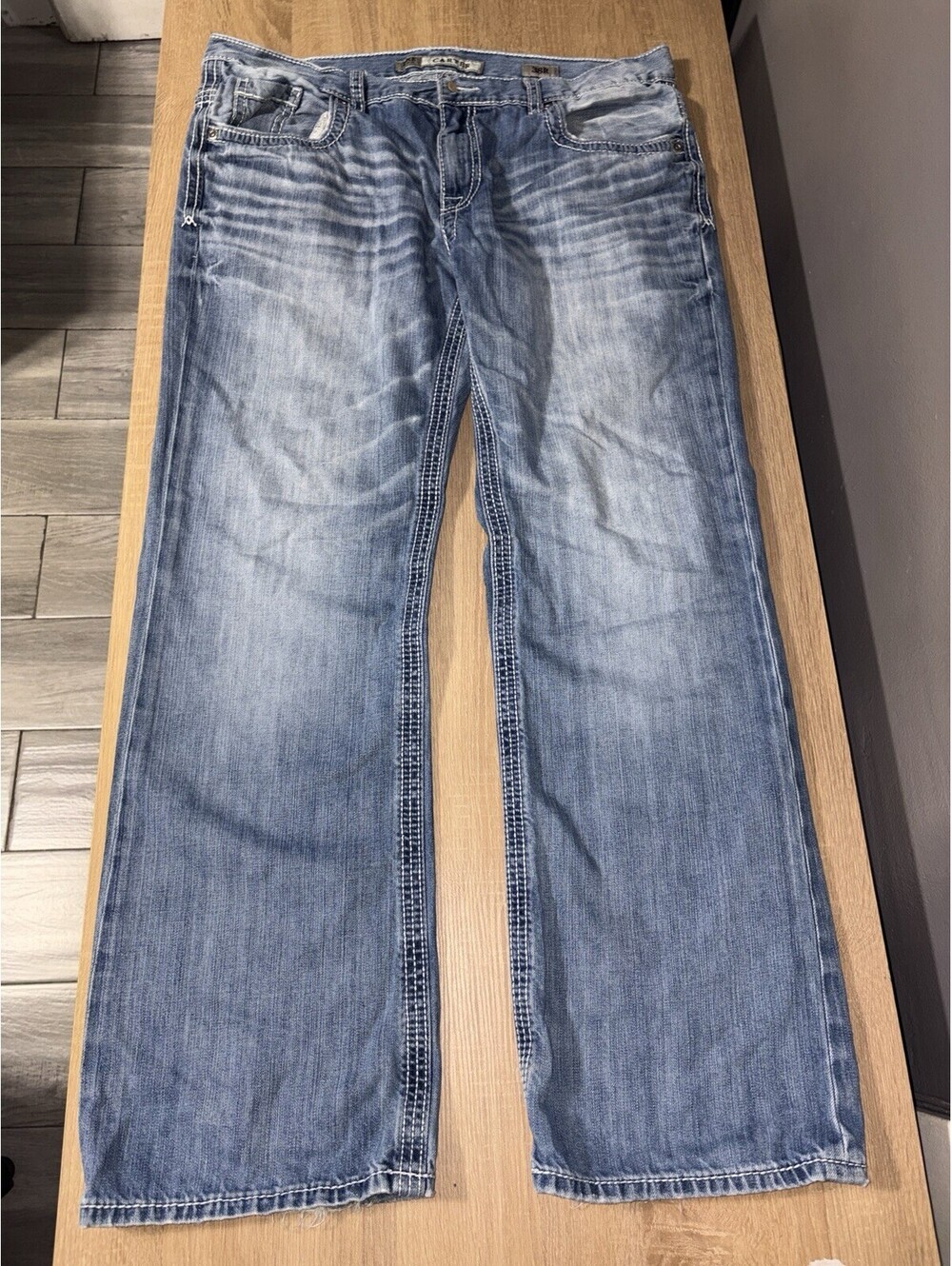 BKE Carter Jeans Mens 38R Light Wash Straight Leg Distressed Thick Stitch Denim